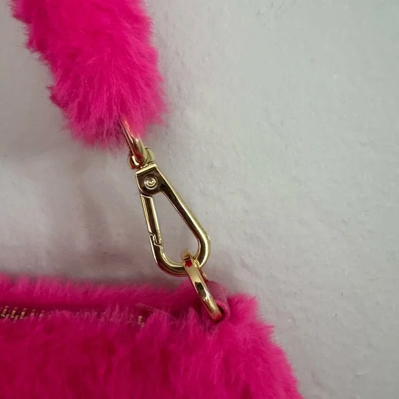 Faux Fur Pink Shoulder Bag - Picture 4 of 10